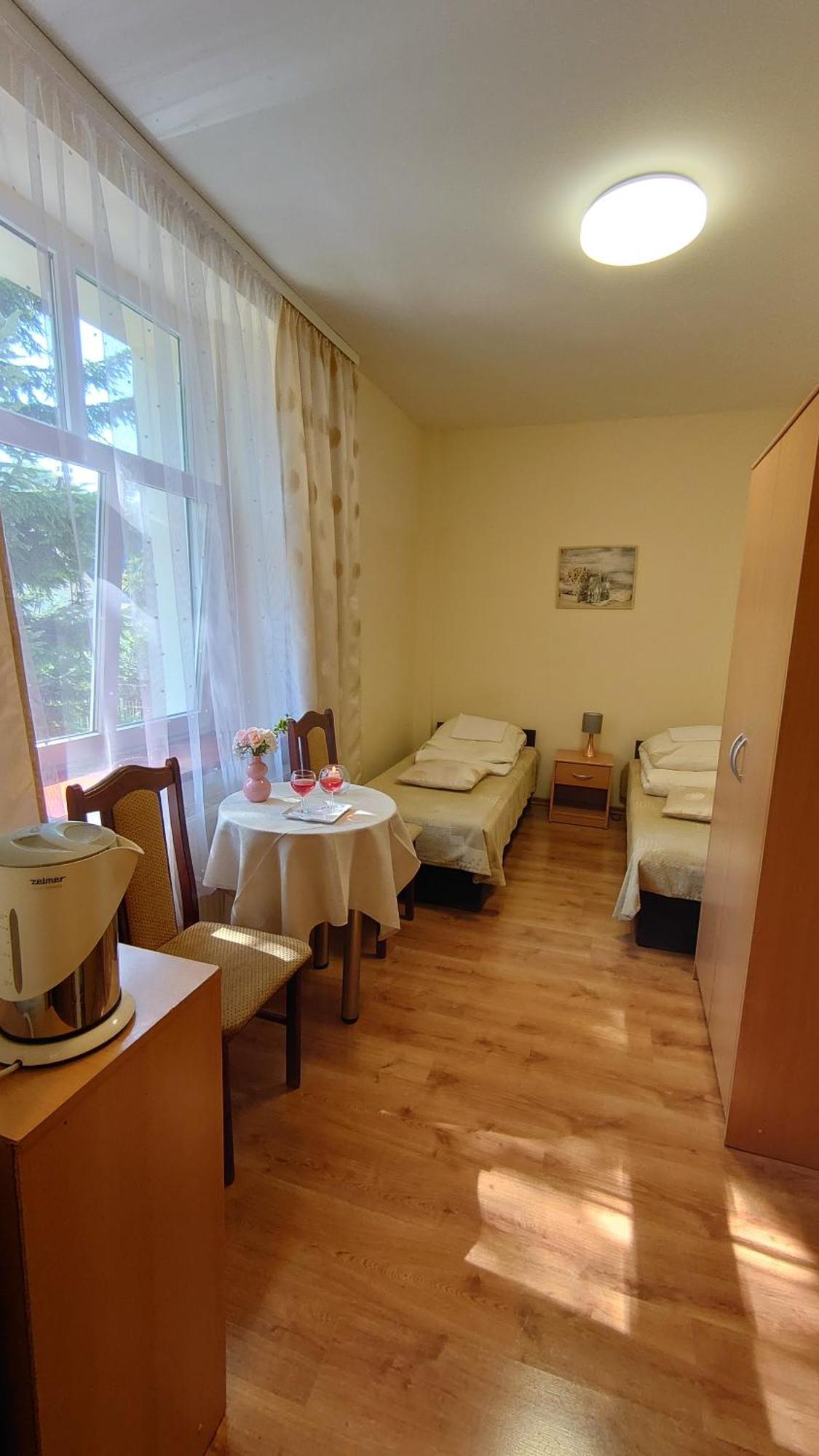 Gosciniec Jas -Sniadania I Obiadokolacje Szwedzki Stol W Cenie Bezplatny Parking Schreiberhau Exterior foto